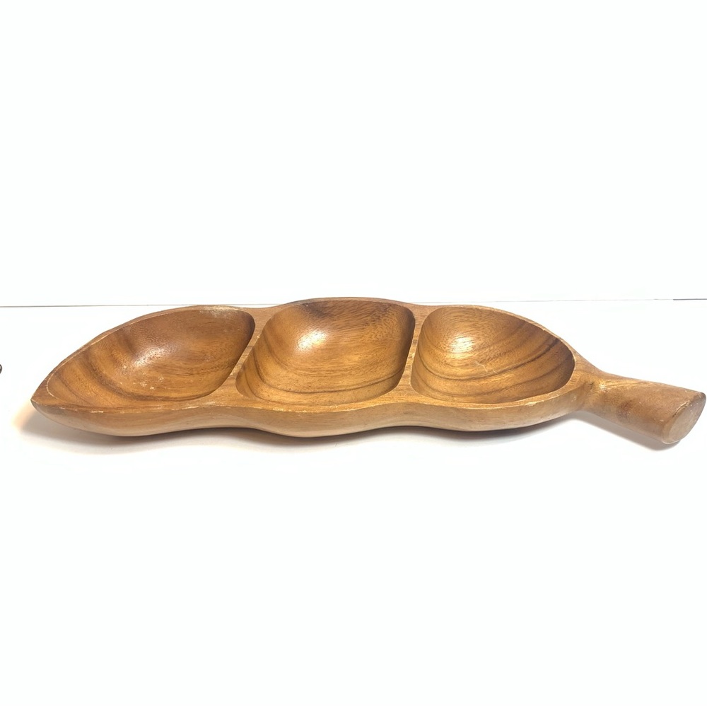 Vintage Monkeypod wood leaf dish. Approximately 15”L x 2”H x 5”W.